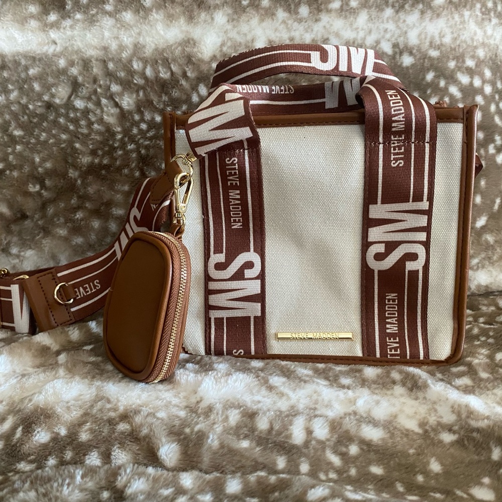 NWOT STEVE MADDEN VIRAL CROSSBODY